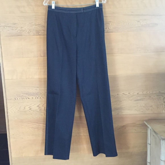 TAHARI navy pants suit - Picture 5 of 5